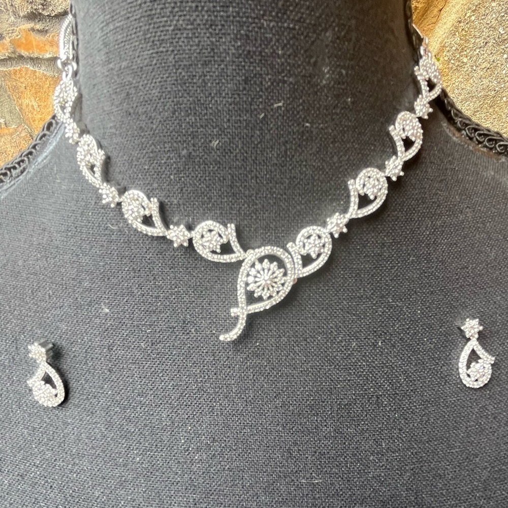 Leisure American Diamond‎ Silver 16” Necklace and Earring Set NEW